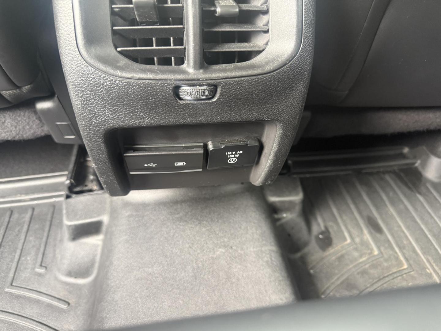 2019 Black /Black Jeep Cherokee Limited 4WD (1C4PJMDX2KD) with an 3.2L V6 DOHC 24V engine, Automatic transmission, located at 547 E. Main St., Orwell, OH, 44076, (440) 437-5893, 41.535435, -80.847855 - 2019 Jeep Cherokee Limited 4WD – Premium Luxury with V6 Power and All-Terrain Capability! This 2019 Jeep Cherokee Limited 4WD is a sharp, well-equipped midsize SUV that blends upscale comfort with true Jeep versatility. Powered by the strong 3.2L Pentastar V6 engine paired with a smooth 9-speed a - Photo#24