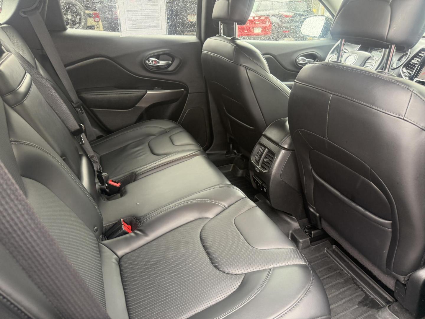 2019 Black /Black Jeep Cherokee Limited 4WD (1C4PJMDX2KD) with an 3.2L V6 DOHC 24V engine, Automatic transmission, located at 547 E. Main St., Orwell, OH, 44076, (440) 437-5893, 41.535435, -80.847855 - 2019 Jeep Cherokee Limited 4WD – Premium Luxury with V6 Power and All-Terrain Capability! This 2019 Jeep Cherokee Limited 4WD is a sharp, well-equipped midsize SUV that blends upscale comfort with true Jeep versatility. Powered by the strong 3.2L Pentastar V6 engine paired with a smooth 9-speed a - Photo#40
