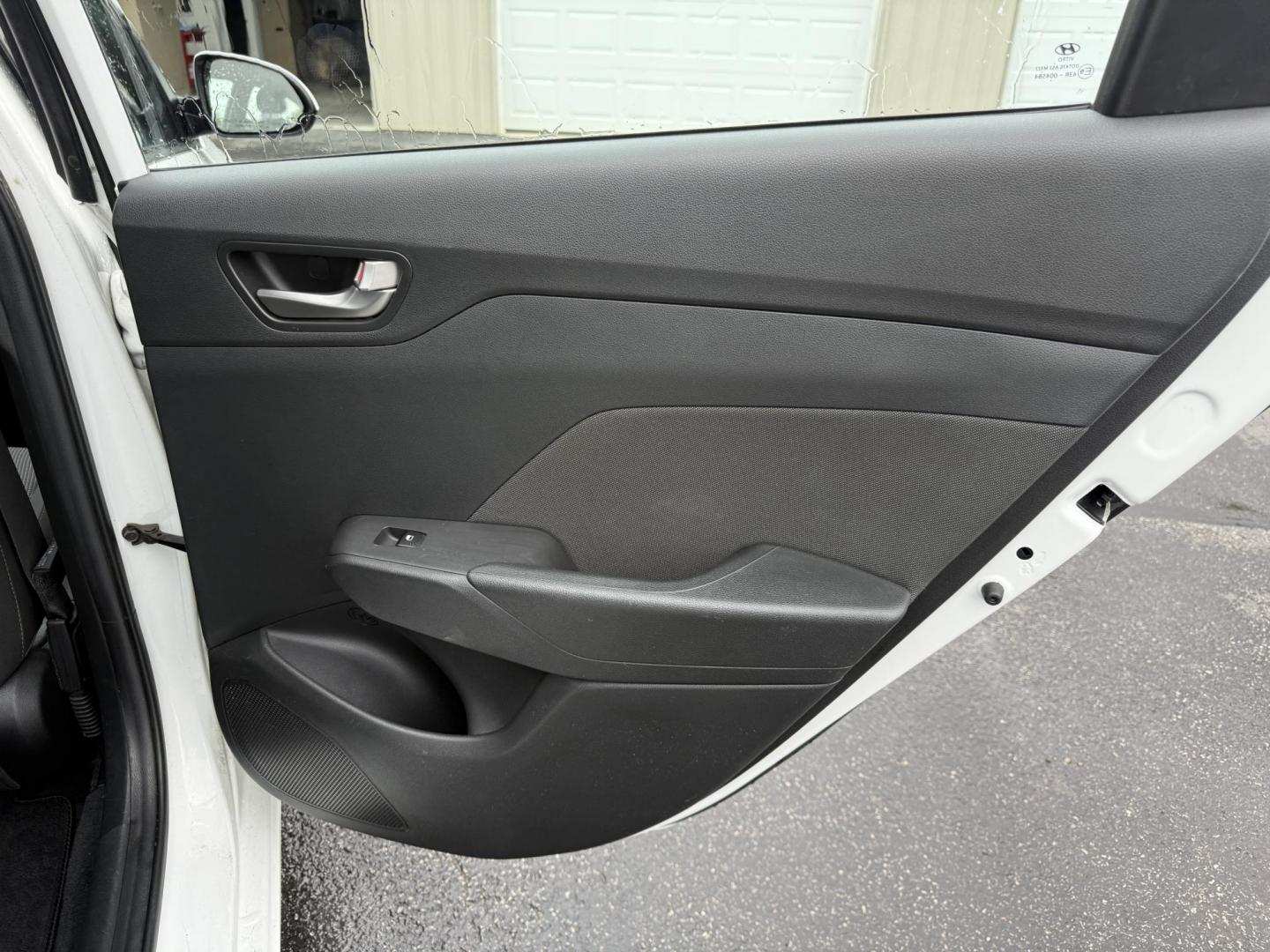 2019 White /Black Hyundai Accent SE 4-Door 6A (3KPC24A39KE) with an 1.6L I4 DOHC 16V engine, Automatic transmission, located at 547 E. Main St., Orwell, OH, 44076, (440) 437-5893, 41.535435, -80.847855 - 2019 Hyundai Accent SE – Super Efficient, Reliable, and Ready to Drive! This clean 2019 Hyundai Accent SE is a fantastic compact sedan that’s perfect for commuting and saving money at the pump! Powered by a smooth 1.6L I4 GDI engine paired with a responsive 6-speed automatic transmission, it de - Photo#34