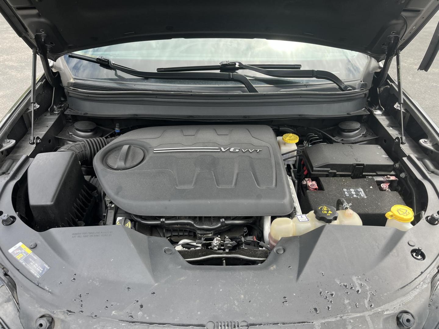 2020 Gray /Black Jeep Cherokee Limited 4WD (1C4PJMDXXLD) with an 3.2L V6 DOHC 24V engine, Automatic transmission, located at 11115 Chardon Rd. , Chardon, OH, 44024, (440) 214-9705, 41.580246, -81.241943 - 2020 Jeep Cherokee Limited 4WD – Premium Luxury with V6 Power and Confident Capability! This 2020 Jeep Cherokee Limited 4WD is a refined midsize SUV that offers upscale comfort, modern technology, and all-weather confidence. Powered by the strong 3.2L Pentastar V6 engine paired with a smooth 9-sp - Photo#13