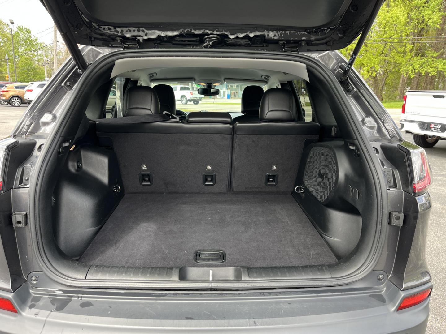 2020 Gray /Black Jeep Cherokee Limited 4WD (1C4PJMDXXLD) with an 3.2L V6 DOHC 24V engine, Automatic transmission, located at 11115 Chardon Rd. , Chardon, OH, 44024, (440) 214-9705, 41.580246, -81.241943 - 2020 Jeep Cherokee Limited 4WD – Premium Luxury with V6 Power and Confident Capability! This 2020 Jeep Cherokee Limited 4WD is a refined midsize SUV that offers upscale comfort, modern technology, and all-weather confidence. Powered by the strong 3.2L Pentastar V6 engine paired with a smooth 9-sp - Photo#14