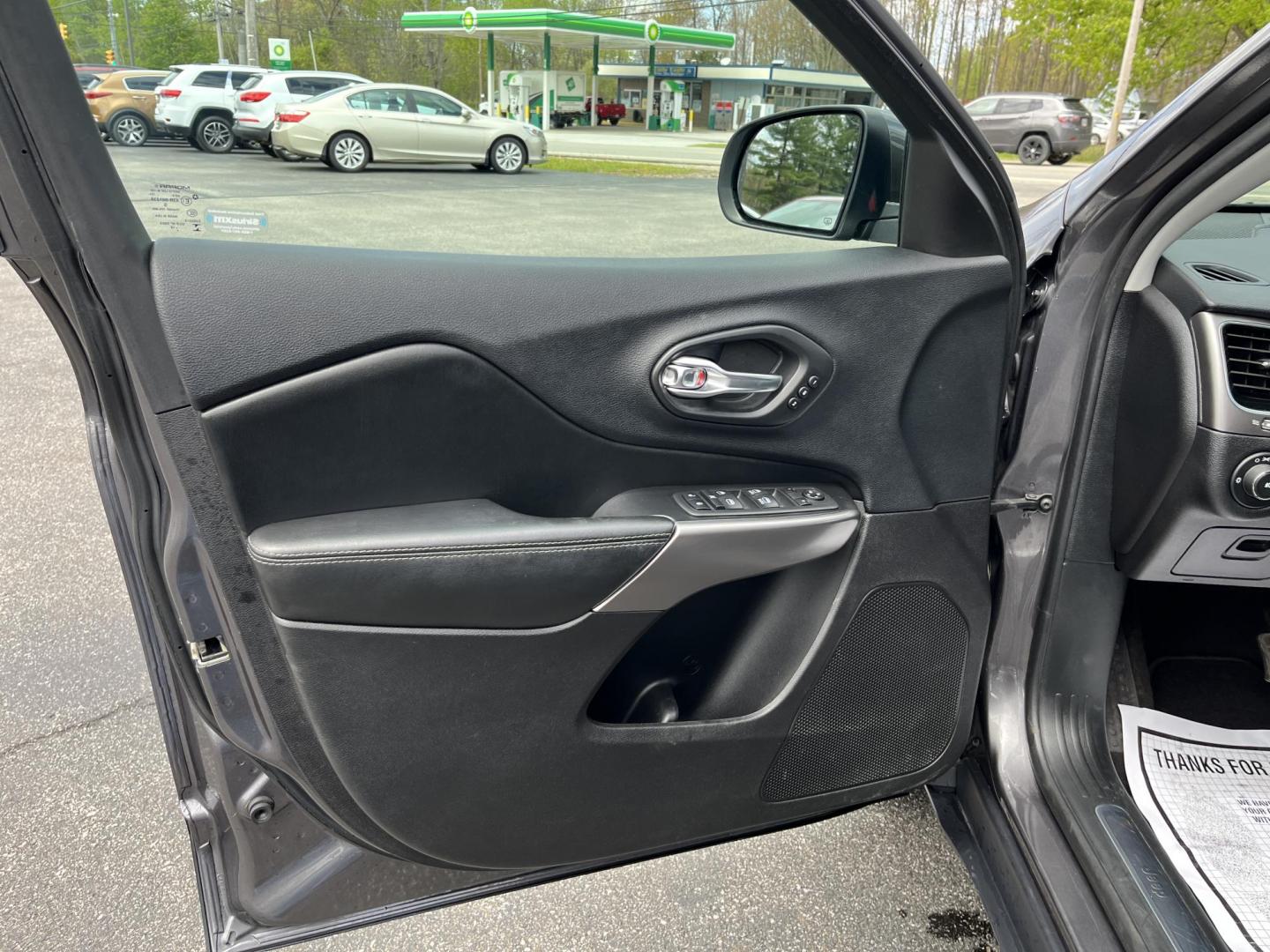 2020 Gray /Black Jeep Cherokee Limited 4WD (1C4PJMDXXLD) with an 3.2L V6 DOHC 24V engine, Automatic transmission, located at 11115 Chardon Rd. , Chardon, OH, 44024, (440) 214-9705, 41.580246, -81.241943 - 2020 Jeep Cherokee Limited 4WD – Premium Luxury with V6 Power and Confident Capability! This 2020 Jeep Cherokee Limited 4WD is a refined midsize SUV that offers upscale comfort, modern technology, and all-weather confidence. Powered by the strong 3.2L Pentastar V6 engine paired with a smooth 9-sp - Photo#16