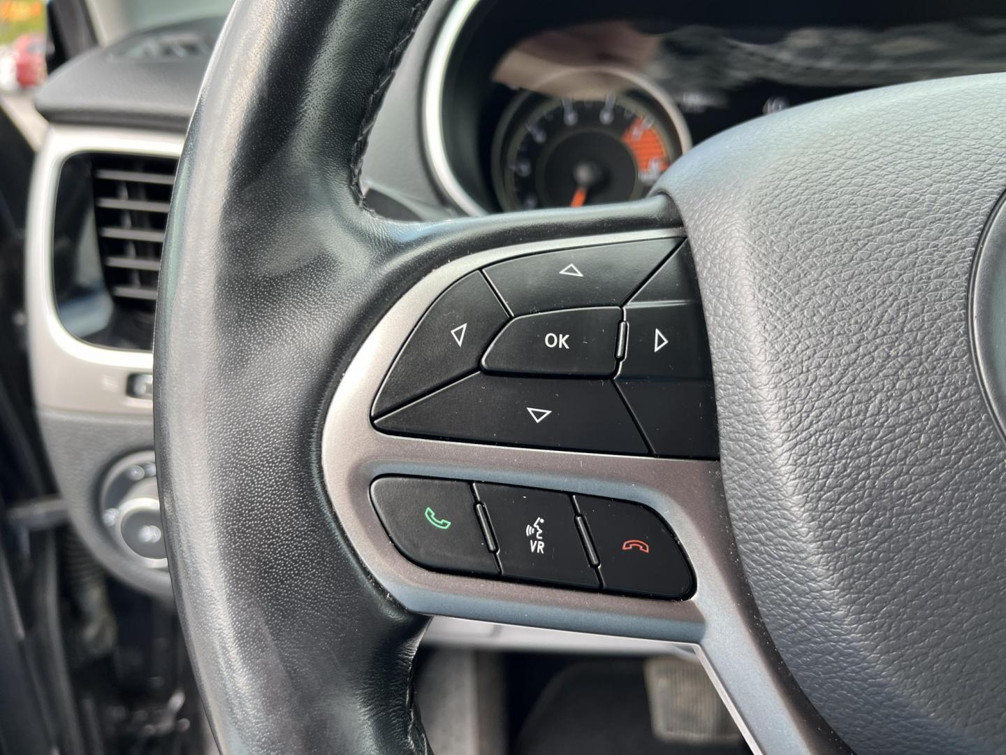 2020 Gray /Black Jeep Cherokee Limited 4WD (1C4PJMDXXLD) with an 3.2L V6 DOHC 24V engine, Automatic transmission, located at 11115 Chardon Rd. , Chardon, OH, 44024, (440) 214-9705, 41.580246, -81.241943 - 2020 Jeep Cherokee Limited 4WD – Premium Luxury with V6 Power and Confident Capability! This 2020 Jeep Cherokee Limited 4WD is a refined midsize SUV that offers upscale comfort, modern technology, and all-weather confidence. Powered by the strong 3.2L Pentastar V6 engine paired with a smooth 9-sp - Photo#21