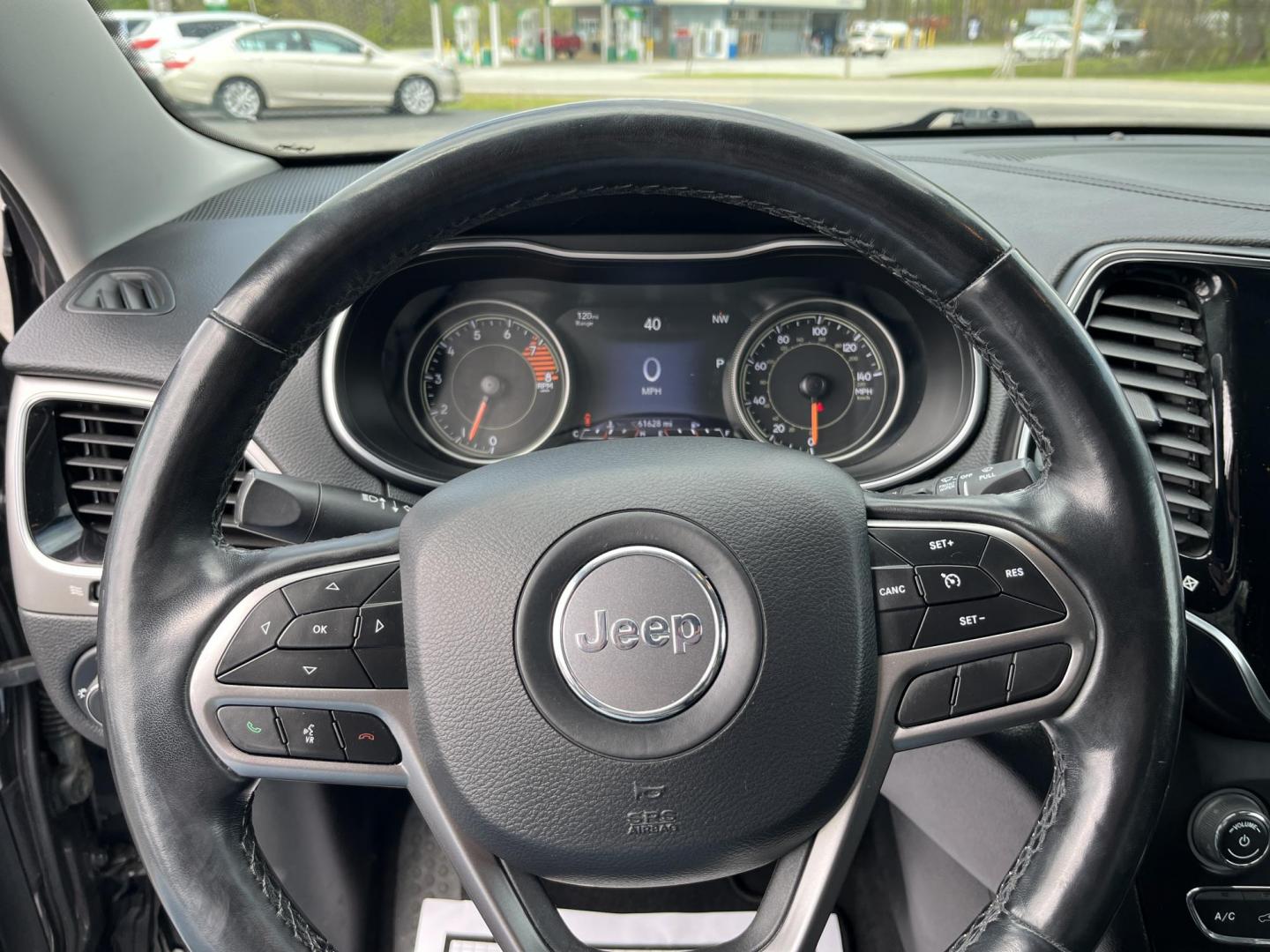 2020 Gray /Black Jeep Cherokee Limited 4WD (1C4PJMDXXLD) with an 3.2L V6 DOHC 24V engine, Automatic transmission, located at 11115 Chardon Rd. , Chardon, OH, 44024, (440) 214-9705, 41.580246, -81.241943 - 2020 Jeep Cherokee Limited 4WD – Premium Luxury with V6 Power and Confident Capability! This 2020 Jeep Cherokee Limited 4WD is a refined midsize SUV that offers upscale comfort, modern technology, and all-weather confidence. Powered by the strong 3.2L Pentastar V6 engine paired with a smooth 9-sp - Photo#20