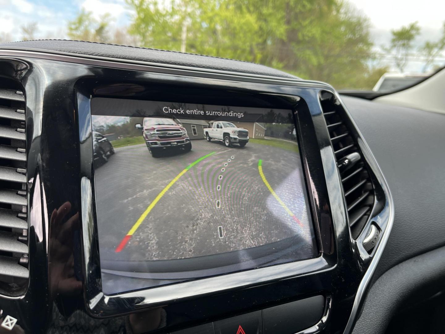 2020 Gray /Black Jeep Cherokee Limited 4WD (1C4PJMDXXLD) with an 3.2L V6 DOHC 24V engine, Automatic transmission, located at 11115 Chardon Rd. , Chardon, OH, 44024, (440) 214-9705, 41.580246, -81.241943 - 2020 Jeep Cherokee Limited 4WD – Premium Luxury with V6 Power and Confident Capability! This 2020 Jeep Cherokee Limited 4WD is a refined midsize SUV that offers upscale comfort, modern technology, and all-weather confidence. Powered by the strong 3.2L Pentastar V6 engine paired with a smooth 9-sp - Photo#27