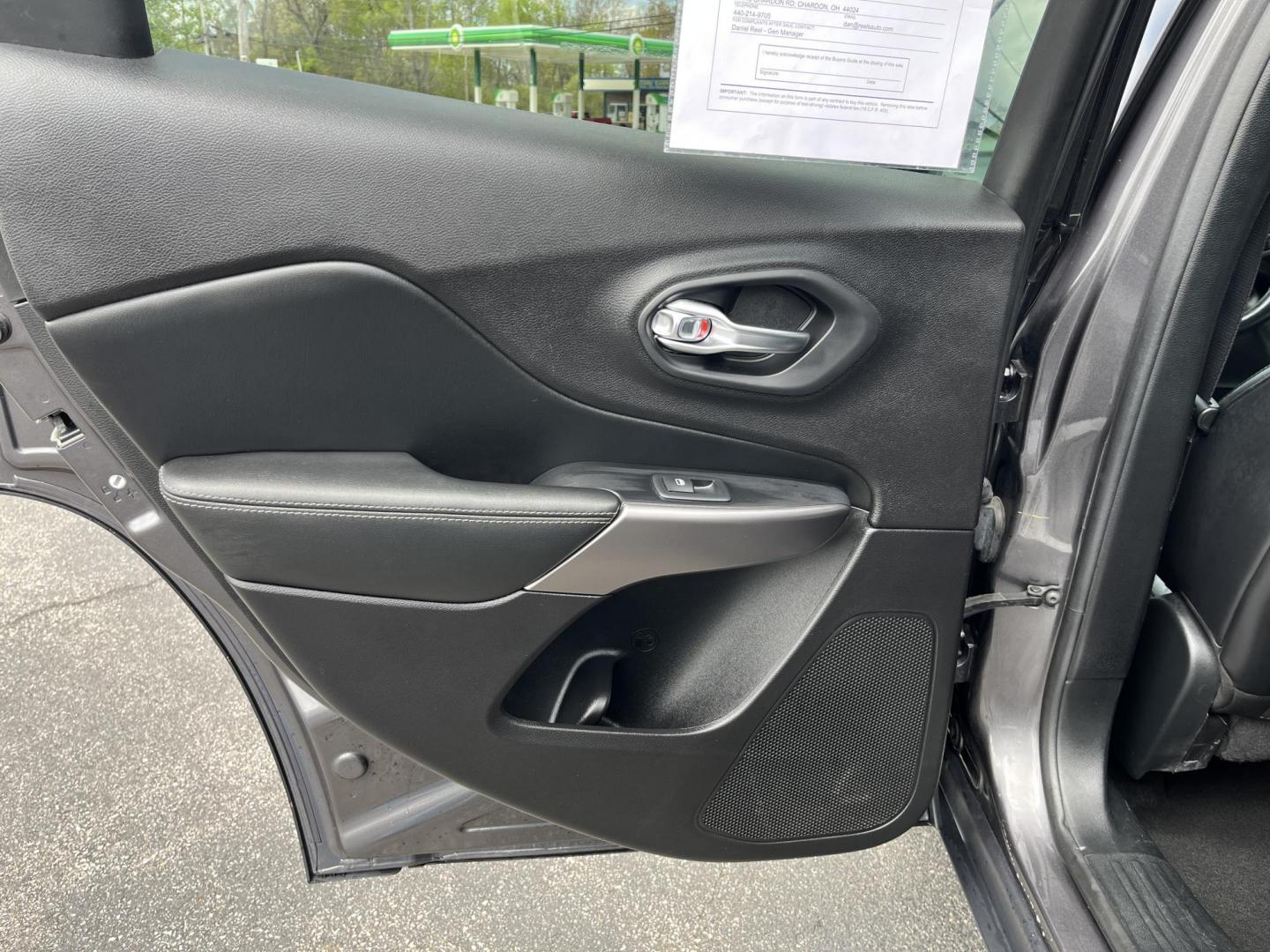 2020 Gray /Black Jeep Cherokee Limited 4WD (1C4PJMDXXLD) with an 3.2L V6 DOHC 24V engine, Automatic transmission, located at 11115 Chardon Rd. , Chardon, OH, 44024, (440) 214-9705, 41.580246, -81.241943 - 2020 Jeep Cherokee Limited 4WD – Premium Luxury with V6 Power and Confident Capability! This 2020 Jeep Cherokee Limited 4WD is a refined midsize SUV that offers upscale comfort, modern technology, and all-weather confidence. Powered by the strong 3.2L Pentastar V6 engine paired with a smooth 9-sp - Photo#30