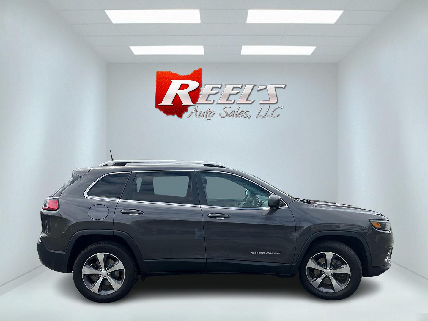 2020 Gray /Black Jeep Cherokee Limited 4WD (1C4PJMDXXLD) with an 3.2L V6 DOHC 24V engine, Automatic transmission, located at 11115 Chardon Rd. , Chardon, OH, 44024, (440) 214-9705, 41.580246, -81.241943 - 2020 Jeep Cherokee Limited 4WD – Premium Luxury with V6 Power and Confident Capability! This 2020 Jeep Cherokee Limited 4WD is a refined midsize SUV that offers upscale comfort, modern technology, and all-weather confidence. Powered by the strong 3.2L Pentastar V6 engine paired with a smooth 9-sp - Photo#5
