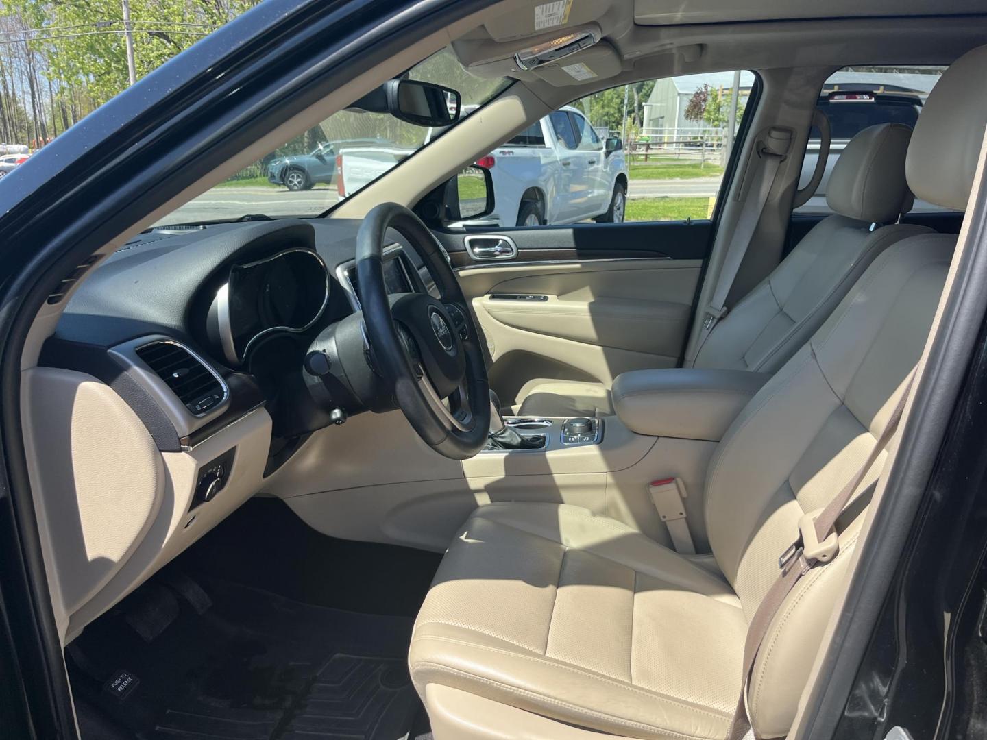 2018 Black /Tan Jeep Grand Cherokee Limited 4WD (1C4RJFBG4JC) with an 3.6L V6 DOHC 24V engine, Automatic transmission, located at 11115 Chardon Rd. , Chardon, OH, 44024, (440) 214-9705, 41.580246, -81.241943 - 2018 Jeep Grand Cherokee Limited 4WD – Loaded Luxury with Off-Road Adventure Group and Premium Comfort! This 2018 Jeep Grand Cherokee Limited 4WD is a beautifully equipped midsize SUV that combines upscale luxury with serious capability. Powered by the smooth 3.6L Pentastar V6 engine paired with - Photo#18