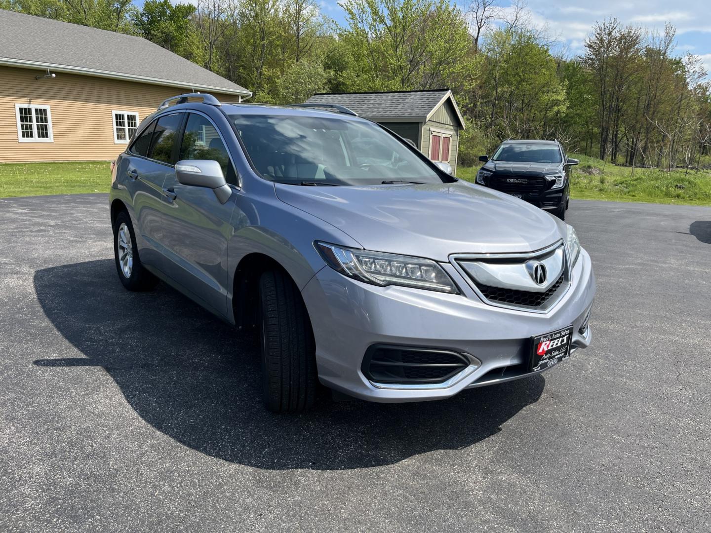 2016 Acura RDX 6-Spd AT AWD w/ Technology Package (5J8TB4H57GL) with an 2.3L L4 DOHC 16V engine, 6-Speed Automatic transmission, located at 547 E. Main St., Orwell, OH, 44076, (440) 437-5893, 41.535435, -80.847855 - Photo#2