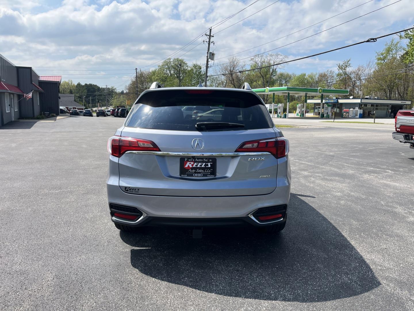 2016 Acura RDX 6-Spd AT AWD w/ Technology Package (5J8TB4H57GL) with an 2.3L L4 DOHC 16V engine, 6-Speed Automatic transmission, located at 547 E. Main St., Orwell, OH, 44076, (440) 437-5893, 41.535435, -80.847855 - Photo#8