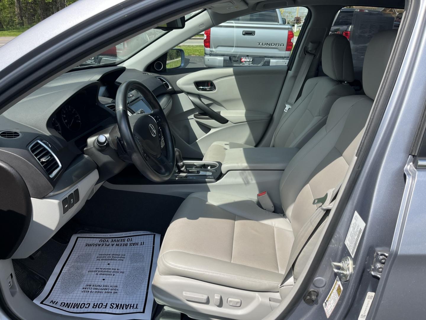 2016 Acura RDX 6-Spd AT AWD w/ Technology Package (5J8TB4H57GL) with an 2.3L L4 DOHC 16V engine, 6-Speed Automatic transmission, located at 547 E. Main St., Orwell, OH, 44076, (440) 437-5893, 41.535435, -80.847855 - Photo#18