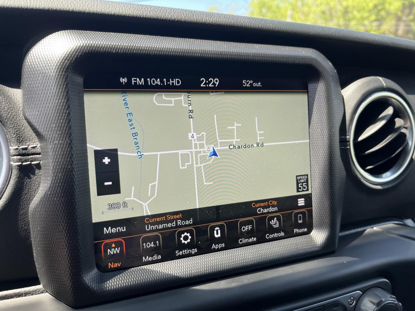 2018 Jeep Wrangler Unlimited Sahara (1C4HJXEN8JW) with an 2.0L L4 DOHC 16V TURBO engine, 6A transmission, located at 547 E. Main St., Orwell, OH, 44076, (440) 437-5893, 41.535435, -80.847855 - Photo#23