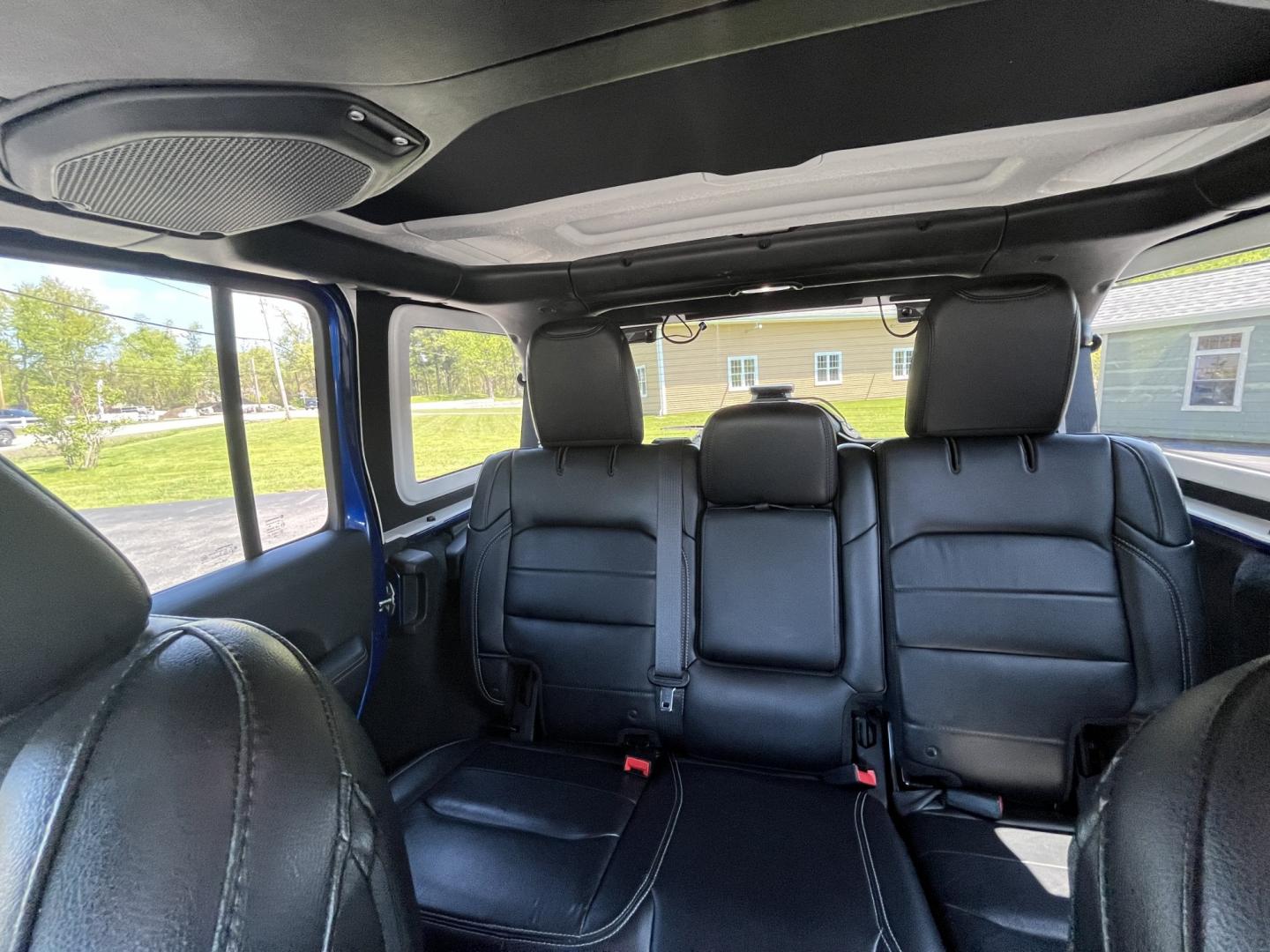 2018 Jeep Wrangler Unlimited Sahara (1C4HJXEN8JW) with an 2.0L L4 DOHC 16V TURBO engine, 6A transmission, located at 547 E. Main St., Orwell, OH, 44076, (440) 437-5893, 41.535435, -80.847855 - Photo#27