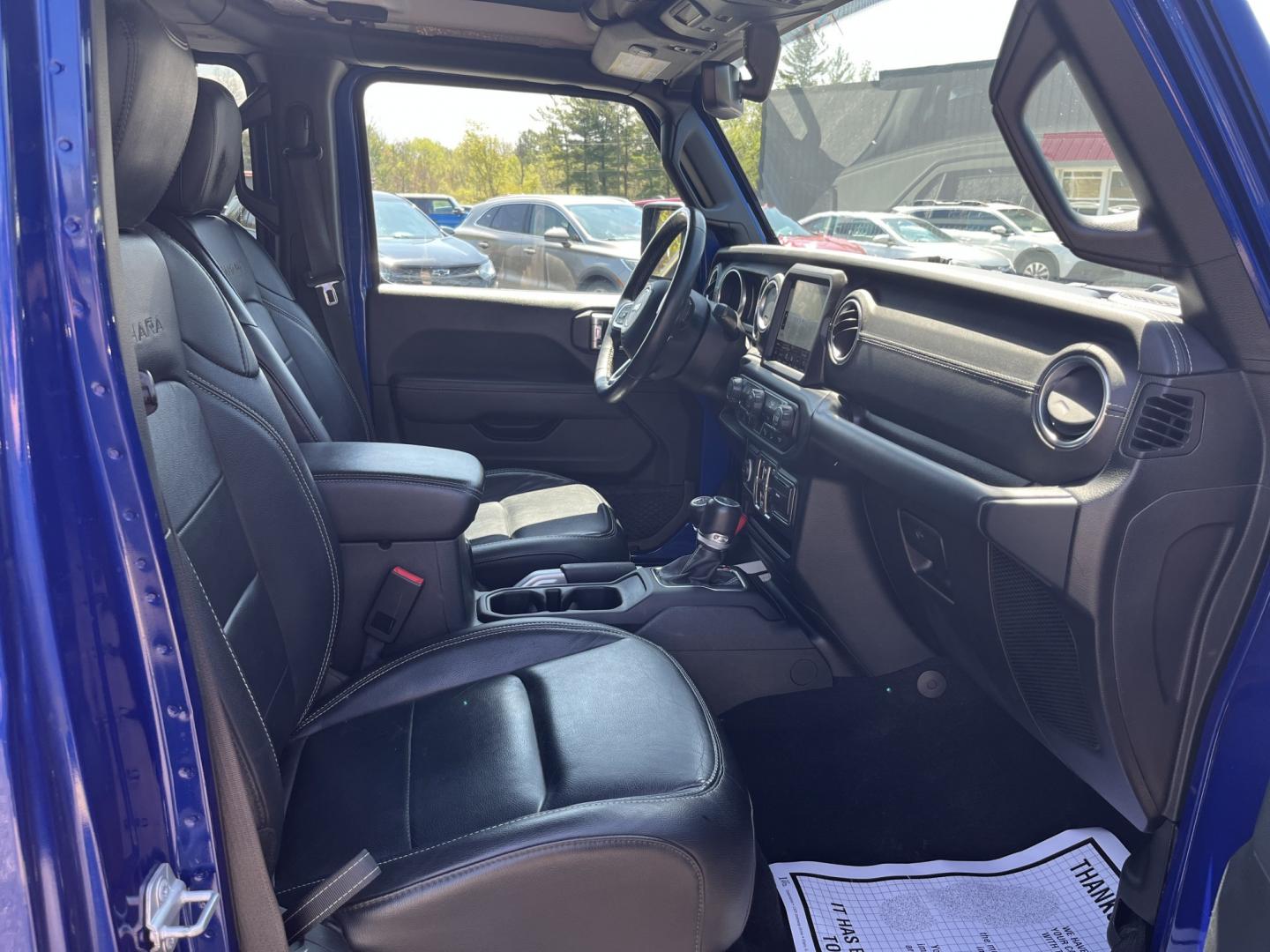 2018 Jeep Wrangler Unlimited Sahara (1C4HJXEN8JW) with an 2.0L L4 DOHC 16V TURBO engine, 6A transmission, located at 547 E. Main St., Orwell, OH, 44076, (440) 437-5893, 41.535435, -80.847855 - Photo#33