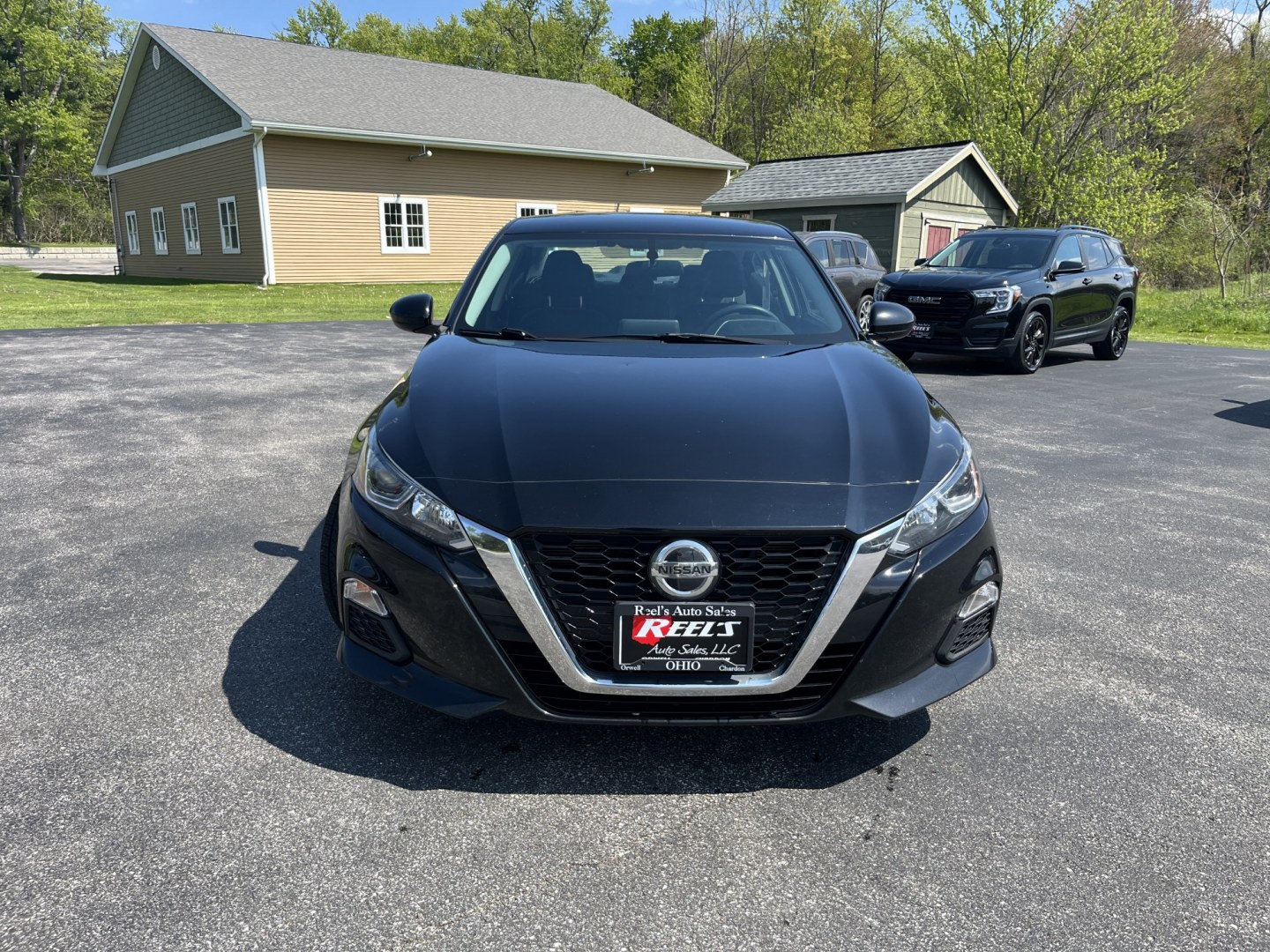 2020 Nissan Altima 2.5 S (1N4BL4BV0LC) with an 2.5L L4 DOHC 16V engine, CVT transmission, located at 547 E. Main St., Orwell, OH, 44076, (440) 437-5893, 41.535435, -80.847855 - Photo#1
