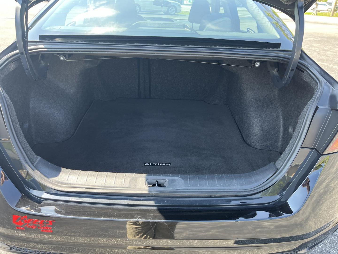 2020 Nissan Altima 2.5 S (1N4BL4BV0LC) with an 2.5L L4 DOHC 16V engine, CVT transmission, located at 547 E. Main St., Orwell, OH, 44076, (440) 437-5893, 41.535435, -80.847855 - Photo#14