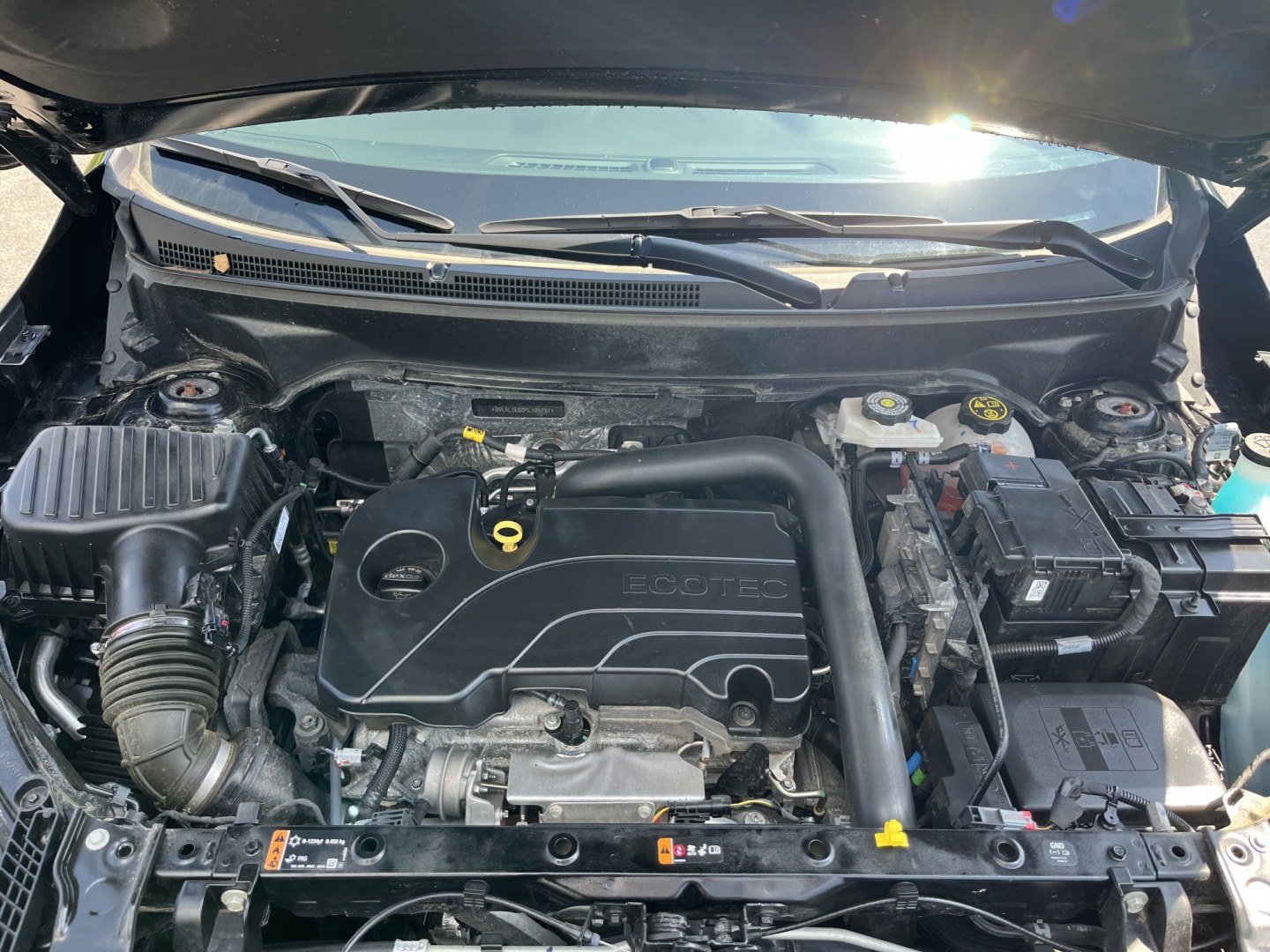 2023 GMC Terrain SLE AWD (3GKALTEG0PL) with an 1.5L L4 DOHC 16V TURBO engine, 6A transmission, located at 547 E. Main St., Orwell, OH, 44076, (440) 437-5893, 41.535435, -80.847855 - Photo#13
