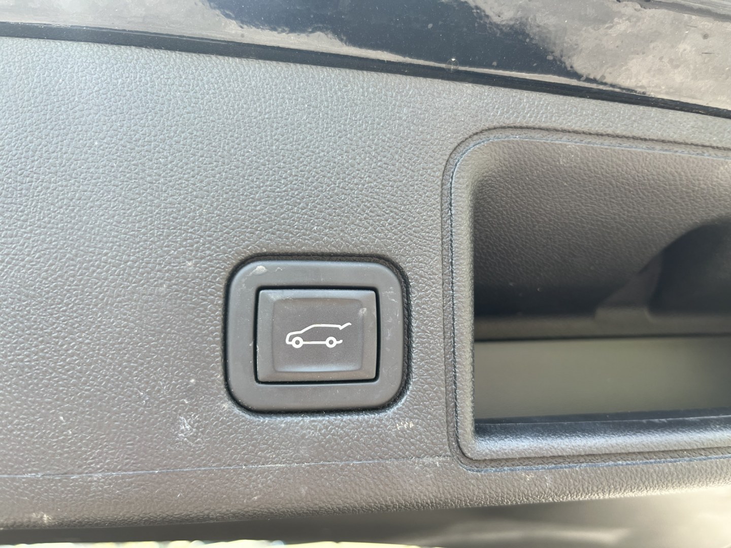 2023 GMC Terrain SLE AWD (3GKALTEG0PL) with an 1.5L L4 DOHC 16V TURBO engine, 6A transmission, located at 547 E. Main St., Orwell, OH, 44076, (440) 437-5893, 41.535435, -80.847855 - Photo#15