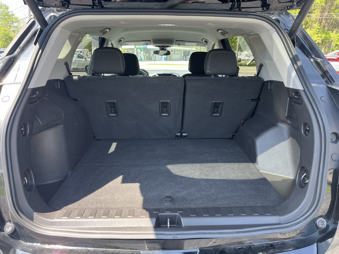 2023 GMC Terrain SLE AWD (3GKALTEG0PL) with an 1.5L L4 DOHC 16V TURBO engine, 6A transmission, located at 547 E. Main St., Orwell, OH, 44076, (440) 437-5893, 41.535435, -80.847855 - Photo#14