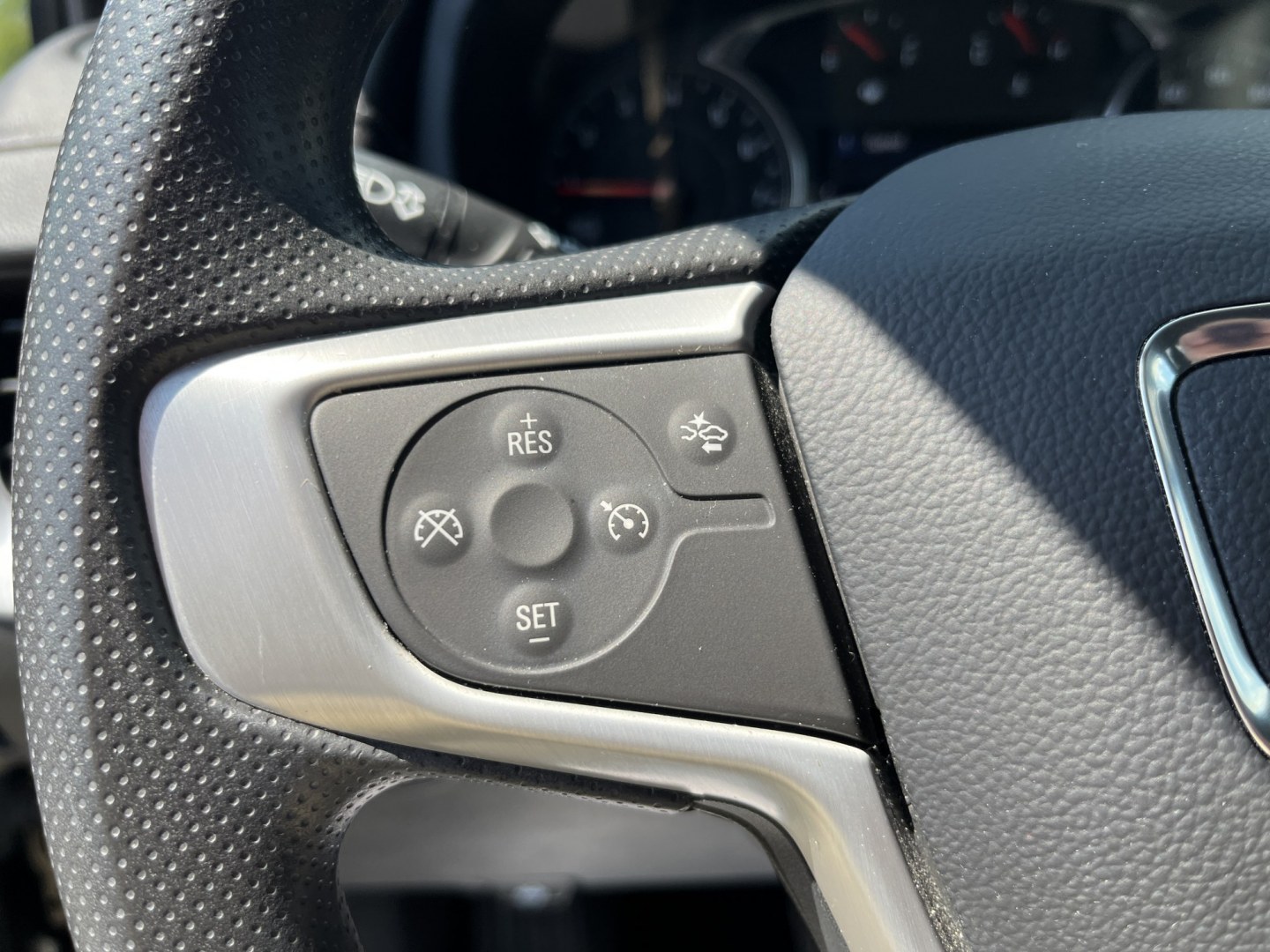 2023 GMC Terrain SLE AWD (3GKALTEG0PL) with an 1.5L L4 DOHC 16V TURBO engine, 6A transmission, located at 547 E. Main St., Orwell, OH, 44076, (440) 437-5893, 41.535435, -80.847855 - Photo#21