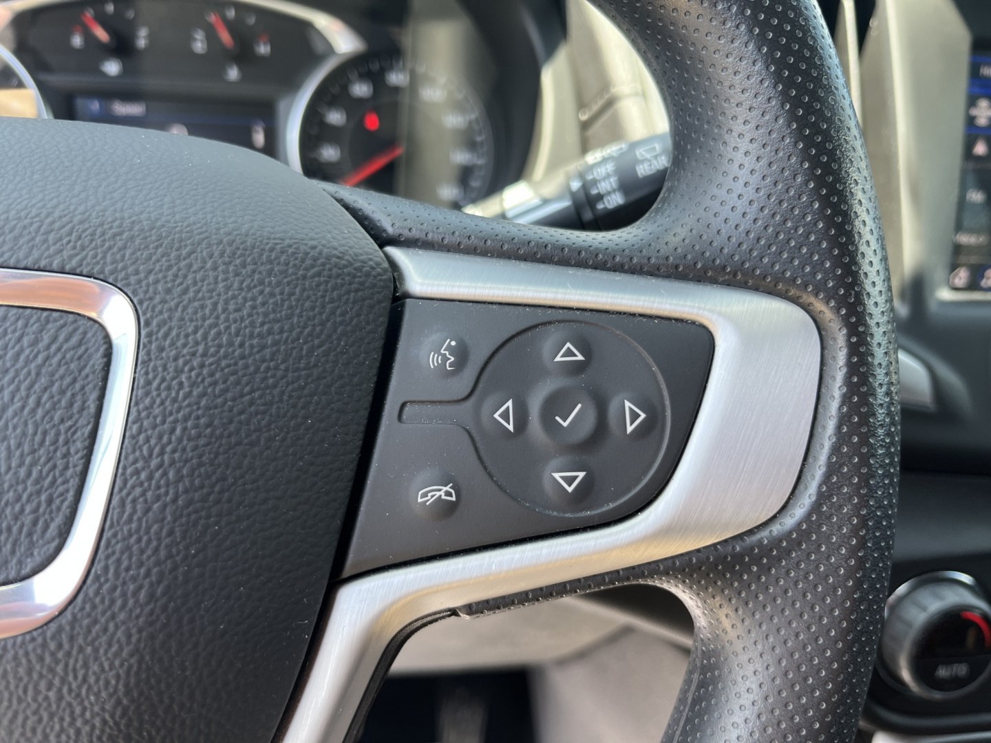 2023 GMC Terrain SLE AWD (3GKALTEG0PL) with an 1.5L L4 DOHC 16V TURBO engine, 6A transmission, located at 547 E. Main St., Orwell, OH, 44076, (440) 437-5893, 41.535435, -80.847855 - Photo#22