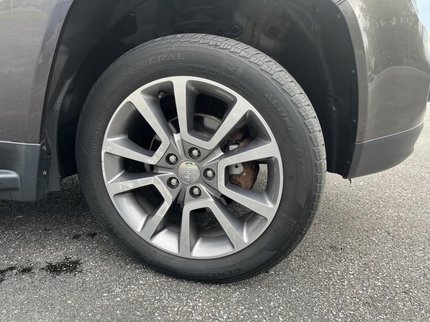 2016 Gray /Black Jeep Compass High Altitude 4WD (1C4NJDEB2GD) with an 2.4L I4 DOHC 16V engine, Automatic transmission, located at 11115 Chardon Rd. , Chardon, OH, 44024, (440) 214-9705, 41.580246, -81.241943 - 2016 Jeep Compass High Altitude 4WD – Premium Leather, Sunroof, and All-Weather Capability! This 2016 Jeep Compass High Altitude 4WD is a sharp, well-equipped compact SUV that offers upscale comfort with real Jeep capability. Powered by a reliable 2.4L I4 engine paired with a smooth 6-speed autom - Photo#4