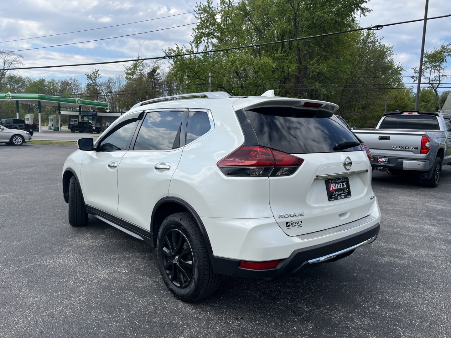 2018 Nissan Rogue SV AWD (5N1AT2MV6JC) with an 2.5L L4 DOHC 16V engine, CVT transmission, located at 547 E. Main St., Orwell, OH, 44076, (440) 437-5893, 41.535435, -80.847855 - Photo#9