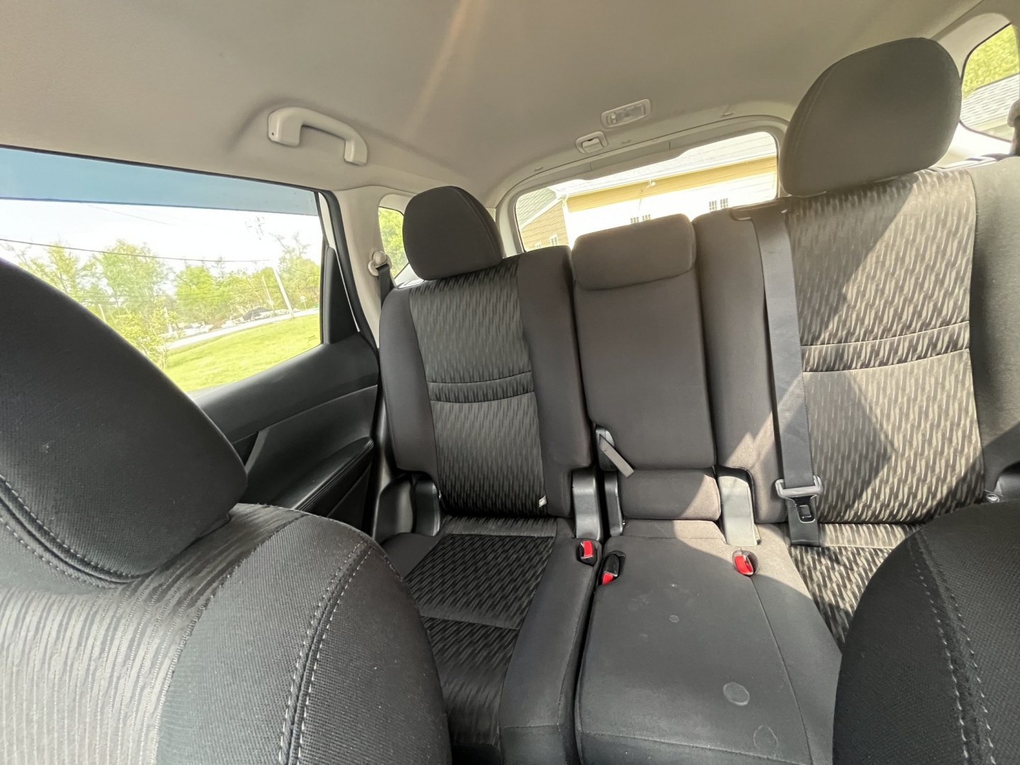 2018 Nissan Rogue SV AWD (5N1AT2MV6JC) with an 2.5L L4 DOHC 16V engine, CVT transmission, located at 547 E. Main St., Orwell, OH, 44076, (440) 437-5893, 41.535435, -80.847855 - Photo#24