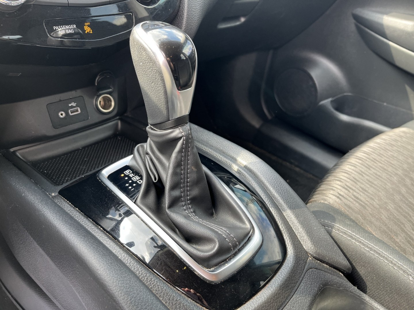 2018 Nissan Rogue SV AWD (5N1AT2MV6JC) with an 2.5L L4 DOHC 16V engine, CVT transmission, located at 547 E. Main St., Orwell, OH, 44076, (440) 437-5893, 41.535435, -80.847855 - Photo#23