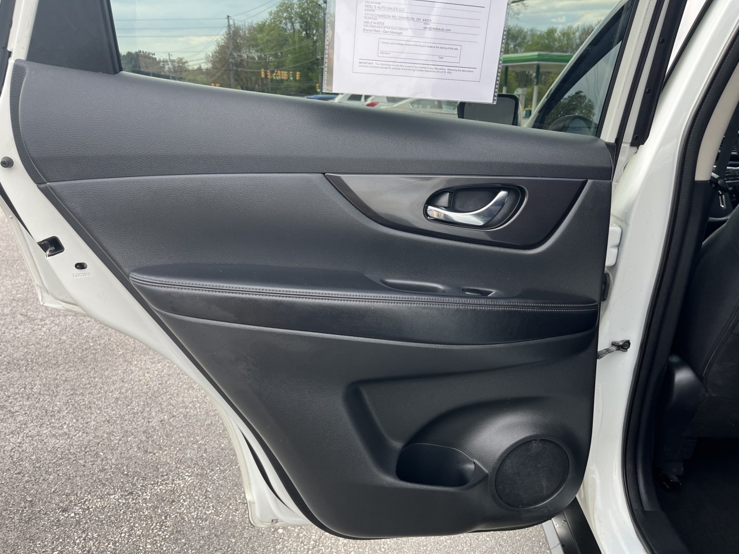 2018 Nissan Rogue SV AWD (5N1AT2MV6JC) with an 2.5L L4 DOHC 16V engine, CVT transmission, located at 547 E. Main St., Orwell, OH, 44076, (440) 437-5893, 41.535435, -80.847855 - Photo#25