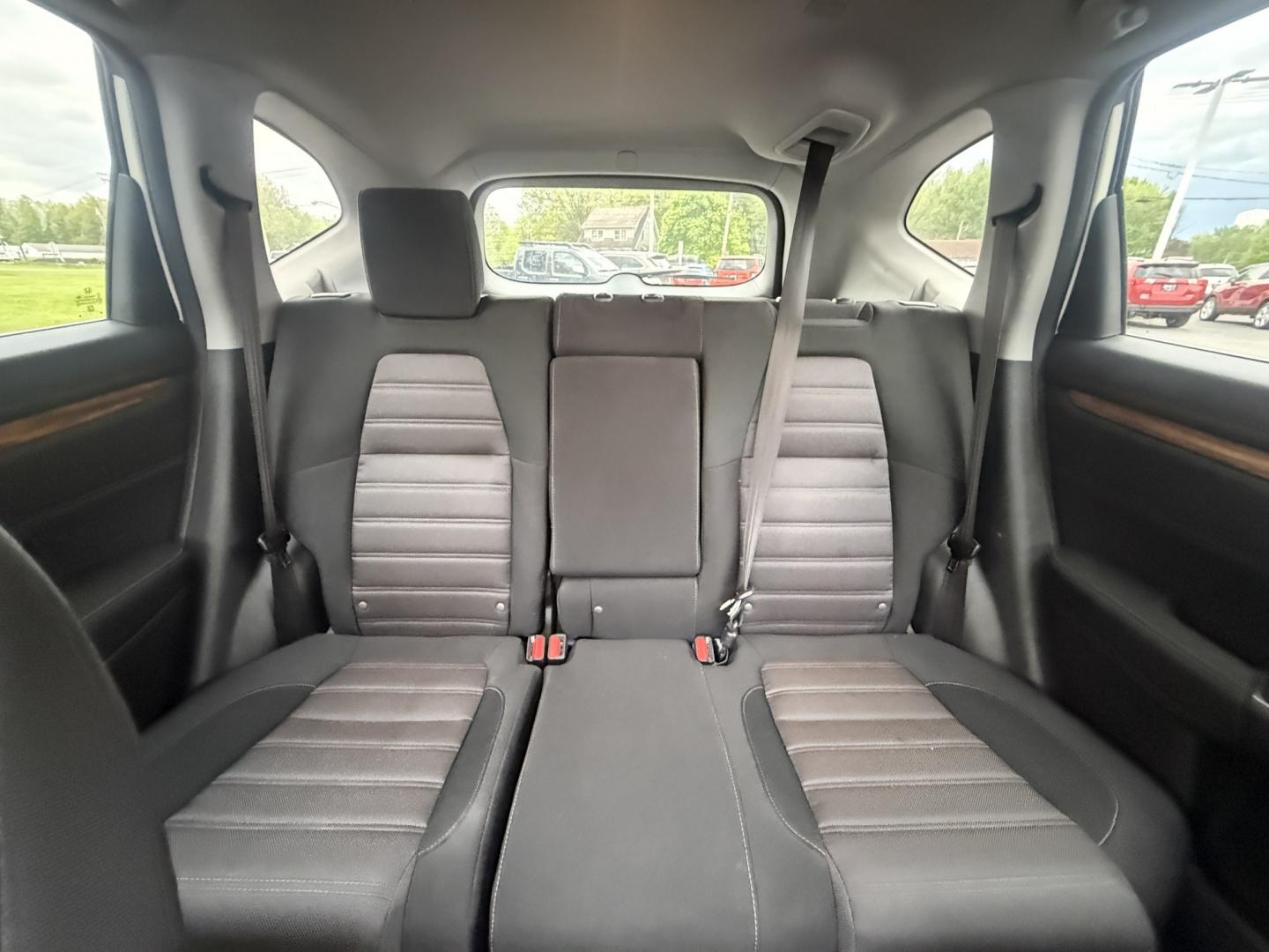 2017 White /Black Honda CR-V EX AWD (5J6RW2H52HL) with an 1.5L I4 16V DOHC TURBO engine, Automatic transmission, located at 547 E. Main St., Orwell, OH, 44076, (440) 437-5893, 41.535435, -80.847855 - 2017 Honda CR-V EX AWD – Turbo Efficiency, Loaded Safety, and Premium Features! This 2017 Honda CR-V EX AWD is a fantastic compact crossover that combines efficiency, comfort, and top-tier safety features. Powered by a responsive 1.5L Turbocharged Earth Dreams I4 engine paired with a smooth CVT t - Photo#19