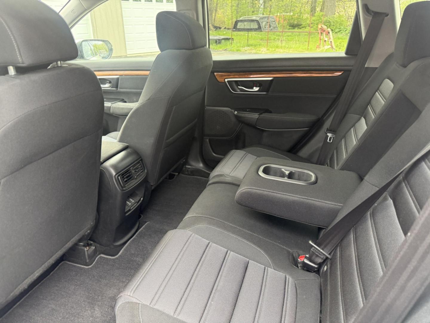2017 White /Black Honda CR-V EX AWD (5J6RW2H52HL) with an 1.5L I4 16V DOHC TURBO engine, Automatic transmission, located at 547 E. Main St., Orwell, OH, 44076, (440) 437-5893, 41.535435, -80.847855 - 2017 Honda CR-V EX AWD – Turbo Efficiency, Loaded Safety, and Premium Features! This 2017 Honda CR-V EX AWD is a fantastic compact crossover that combines efficiency, comfort, and top-tier safety features. Powered by a responsive 1.5L Turbocharged Earth Dreams I4 engine paired with a smooth CVT t - Photo#21