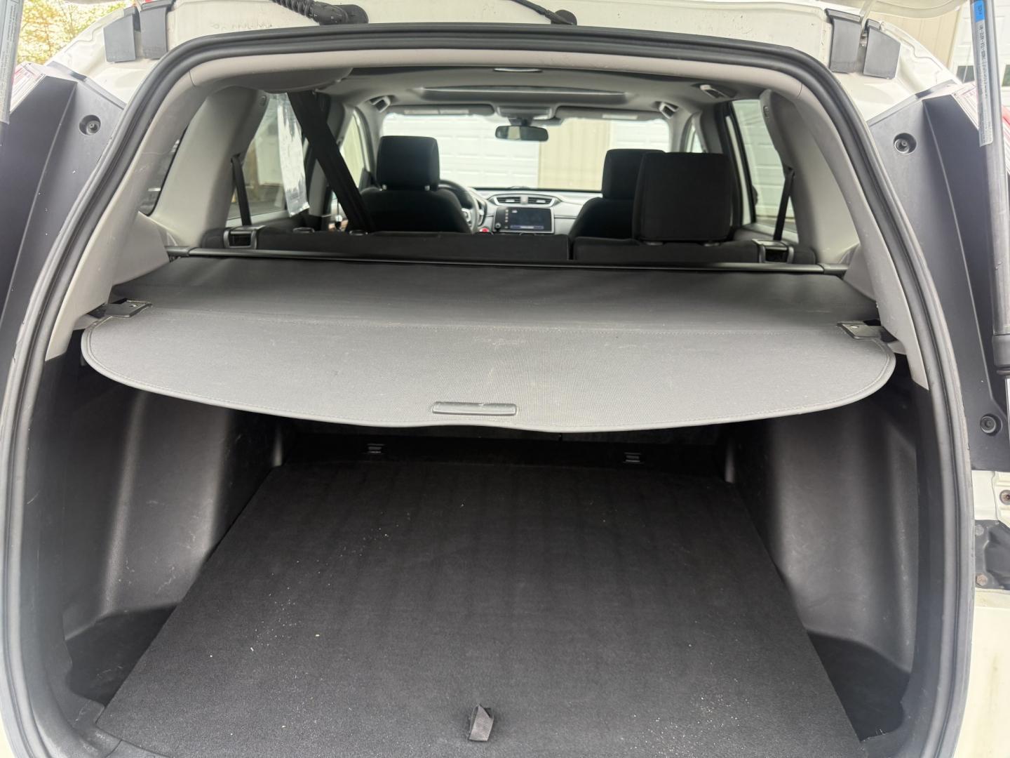 2017 White /Black Honda CR-V EX AWD (5J6RW2H52HL) with an 1.5L I4 16V DOHC TURBO engine, Automatic transmission, located at 547 E. Main St., Orwell, OH, 44076, (440) 437-5893, 41.535435, -80.847855 - 2017 Honda CR-V EX AWD – Turbo Efficiency, Loaded Safety, and Premium Features! This 2017 Honda CR-V EX AWD is a fantastic compact crossover that combines efficiency, comfort, and top-tier safety features. Powered by a responsive 1.5L Turbocharged Earth Dreams I4 engine paired with a smooth CVT t - Photo#24