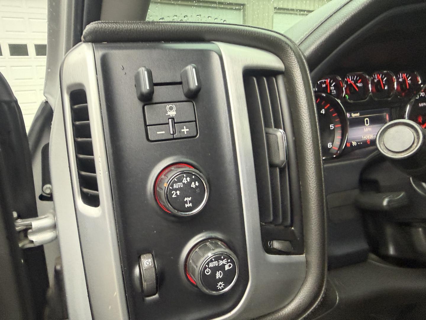 2015 Silver /Black GMC Sierra 1500 SLE Crew Cab Short Box 4WD (3GTU2UEC4FG) with an 5.3L V8 OHV 16V engine, Automatic transmission, located at 547 E. Main St., Orwell, OH, 44076, (440) 437-5893, 41.535435, -80.847855- Photo#11