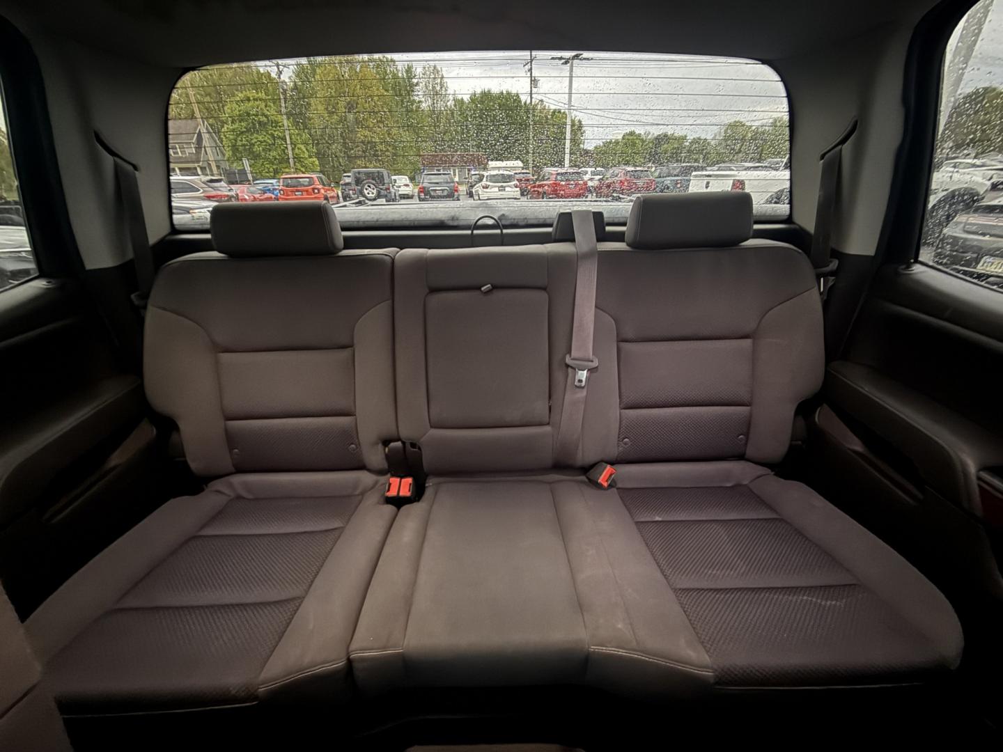 2015 Silver /Black GMC Sierra 1500 SLE Crew Cab Short Box 4WD (3GTU2UEC4FG) with an 5.3L V8 OHV 16V engine, Automatic transmission, located at 547 E. Main St., Orwell, OH, 44076, (440) 437-5893, 41.535435, -80.847855- Photo#18