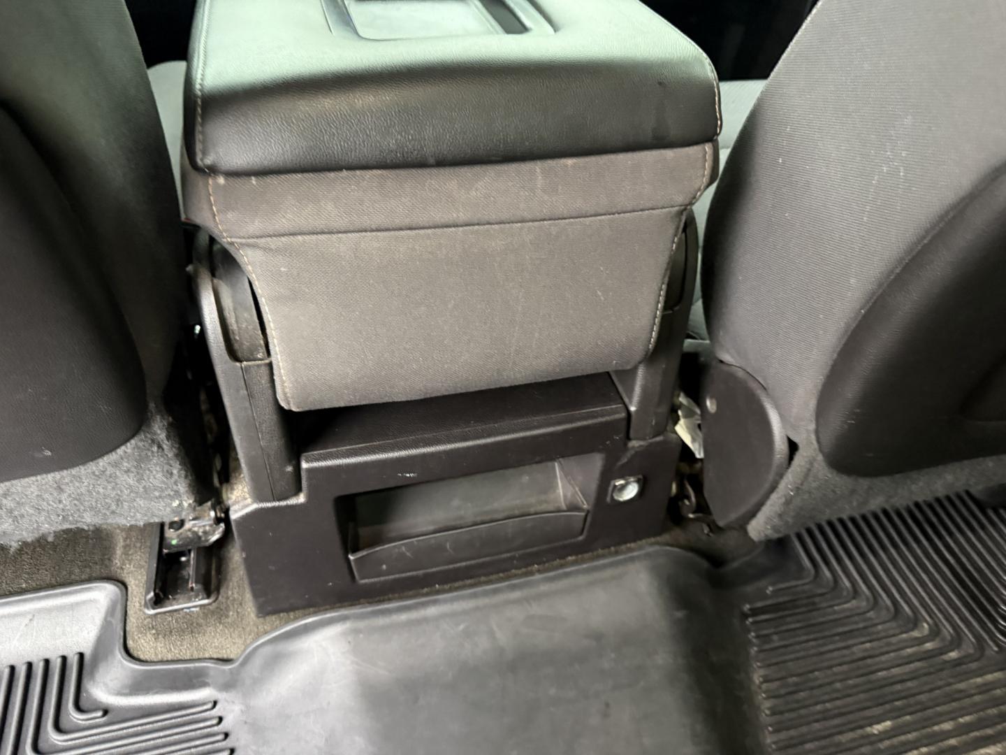 2015 Silver /Black GMC Sierra 1500 SLE Crew Cab Short Box 4WD (3GTU2UEC4FG) with an 5.3L V8 OHV 16V engine, Automatic transmission, located at 547 E. Main St., Orwell, OH, 44076, (440) 437-5893, 41.535435, -80.847855- Photo#21