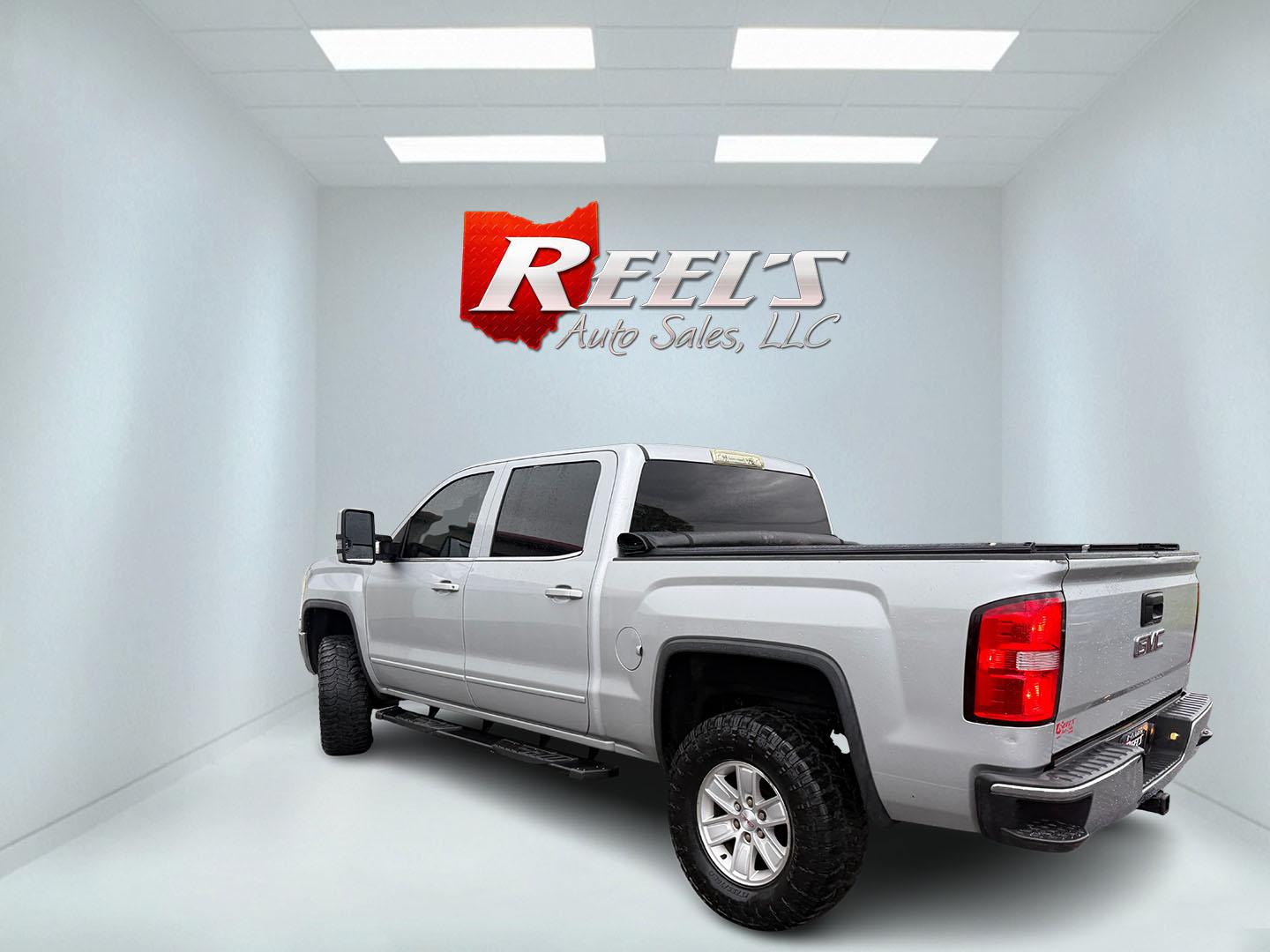 2015 Silver /Black GMC Sierra 1500 SLE Crew Cab Short Box 4WD (3GTU2UEC4FG) with an 5.3L V8 OHV 16V engine, Automatic transmission, located at 547 E. Main St., Orwell, OH, 44076, (440) 437-5893, 41.535435, -80.847855- Photo#27