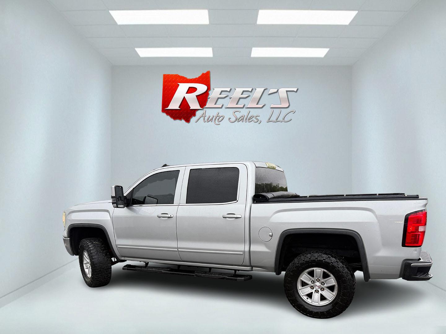 2015 Silver /Black GMC Sierra 1500 SLE Crew Cab Short Box 4WD (3GTU2UEC4FG) with an 5.3L V8 OHV 16V engine, Automatic transmission, located at 547 E. Main St., Orwell, OH, 44076, (440) 437-5893, 41.535435, -80.847855- Photo#28
