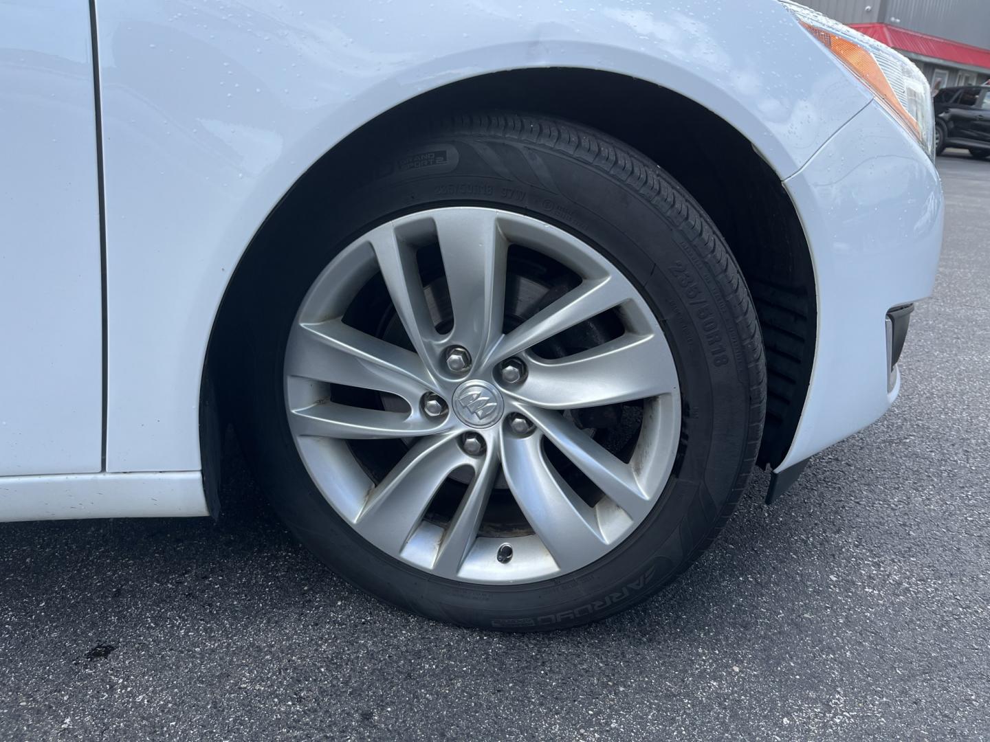 2016 White /Black Buick Regal Turbo FWD (2G4GK5EX1G9) with an 2.0L I4 DOHC 16V TURBO engine, Automatic transmission, located at 547 E. Main St., Orwell, OH, 44076, (440) 437-5893, 41.535435, -80.847855 - 2016 Buick Regal Turbo – Sporty Luxury Sedan with Turbo Power and Premium Comfort! This 2016 Buick Regal Turbo is a refined and fun-to-drive midsize sedan that offers a great blend of performance, luxury, and efficiency. Powered by a responsive 2.0L Turbocharged EcoTec I4 engine paired with a smo - Photo#4