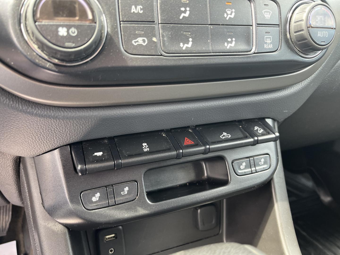 2015 Silver /Black Chevrolet Colorado Z71 Crew Cab 4WD Long Box (1GCGTCE3XF1) with an 3.6L V6 DOHC 24V GAS engine, Automatic transmission, located at 11115 Chardon Rd. , Chardon, OH, 44024, (440) 214-9705, 41.580246, -81.241943 - 2015 Chevrolet Colorado Z71 Crew Cab 4WD – Rugged Off-Road Capability with Fresh Tires and Strong Towing Power! This 2015 Chevrolet Colorado Z71 Crew Cab 4WD is a tough, capable midsize truck that’s ready for work, trails, or weekend adventures. Powered by a strong 3.6L V6 engine paired with a - Photo#25