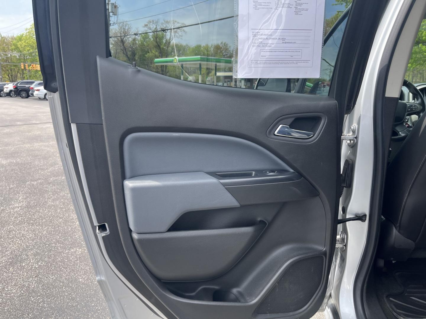2015 Silver /Black Chevrolet Colorado Z71 Crew Cab 4WD Long Box (1GCGTCE3XF1) with an 3.6L V6 DOHC 24V GAS engine, Automatic transmission, located at 11115 Chardon Rd. , Chardon, OH, 44024, (440) 214-9705, 41.580246, -81.241943 - 2015 Chevrolet Colorado Z71 Crew Cab 4WD – Rugged Off-Road Capability with Fresh Tires and Strong Towing Power! This 2015 Chevrolet Colorado Z71 Crew Cab 4WD is a tough, capable midsize truck that’s ready for work, trails, or weekend adventures. Powered by a strong 3.6L V6 engine paired with a - Photo#28