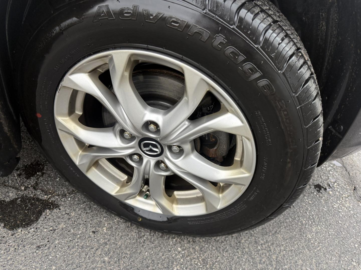 2019 White /Black Mazda CX-3 Sport AWD (JM1DKFB76K0) with an 2.0L I4 DOHC 16V engine, Automatic transmission, located at 547 E. Main St., Orwell, OH, 44076, (440) 437-5893, 41.535435, -80.847855 - 2019 Mazda CX-3 AWD – Sporty, Efficient, and Premium Compact Crossover! This 2019 Mazda CX-3 AWD is a fun-to-drive and fuel-efficient small SUV that’s packed with style and smart features. Powered by Mazda’s responsive 2.0L SkyActiv I4 engine paired with a smooth 6-speed automatic transmissio- Photo#5