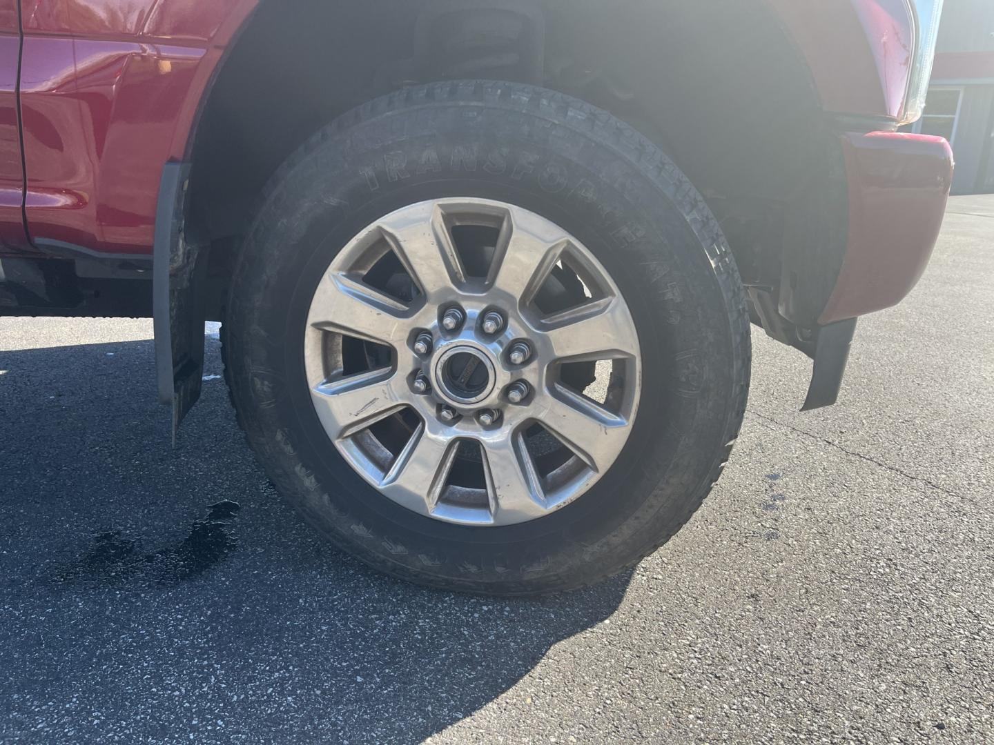 2017 Red /Black Ford F-250 SD Platinum Crew Cab 4WD (1FT7W2B65HE) with an 6.2L V8 OHV 16V engine, Automatic transmission, located at 11115 Chardon Rd. , Chardon, OH, 44024, (440) 214-9705, 41.580246, -81.241943 - 2017 Ford F-250 Super Duty Platinum Crew Cab 4WD – Loaded Luxury Heavy-Duty Truck with Massive Towing Power! This 2017 Ford F-250 Super Duty Platinum Crew Cab 4WD is a top-of-the-line heavy-duty truck that combines western luxury with serious work capability. Powered by the strong 6.2L V8 engine - Photo#4