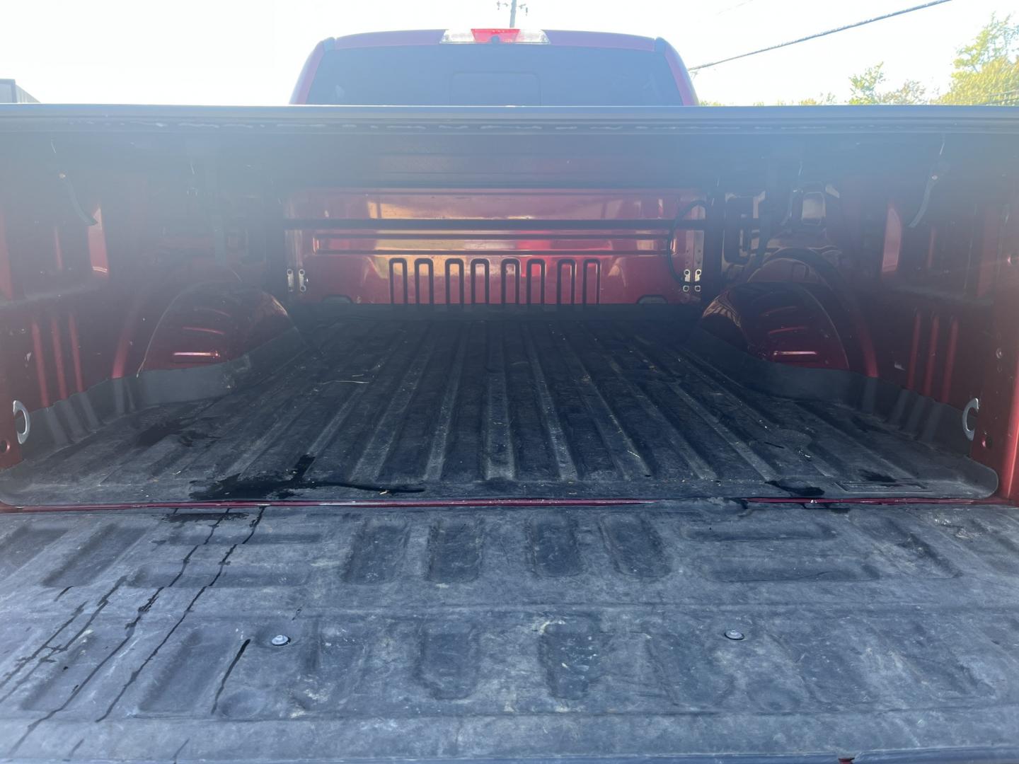 2017 Red /Black Ford F-250 SD Platinum Crew Cab 4WD (1FT7W2B65HE) with an 6.2L V8 OHV 16V engine, Automatic transmission, located at 11115 Chardon Rd. , Chardon, OH, 44024, (440) 214-9705, 41.580246, -81.241943 - 2017 Ford F-250 Super Duty Platinum Crew Cab 4WD – Loaded Luxury Heavy-Duty Truck with Massive Towing Power! This 2017 Ford F-250 Super Duty Platinum Crew Cab 4WD is a top-of-the-line heavy-duty truck that combines western luxury with serious work capability. Powered by the strong 6.2L V8 engine - Photo#13
