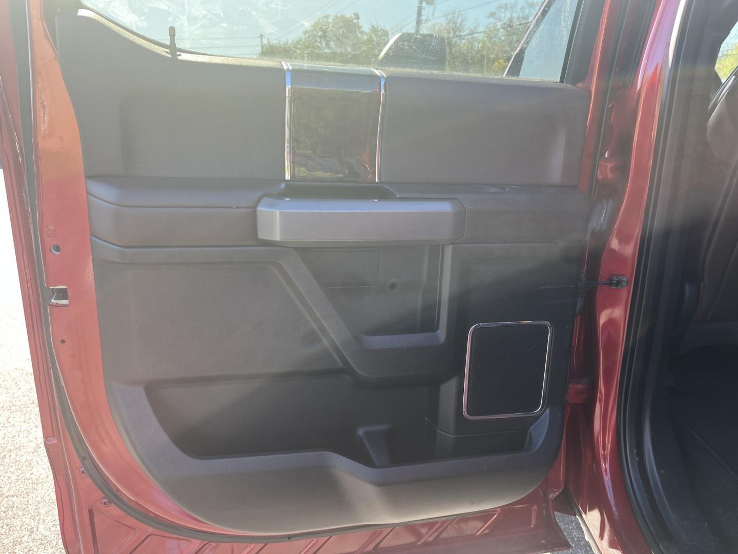 2017 Red /Black Ford F-250 SD Platinum Crew Cab 4WD (1FT7W2B65HE) with an 6.2L V8 OHV 16V engine, Automatic transmission, located at 11115 Chardon Rd. , Chardon, OH, 44024, (440) 214-9705, 41.580246, -81.241943 - 2017 Ford F-250 Super Duty Platinum Crew Cab 4WD – Loaded Luxury Heavy-Duty Truck with Massive Towing Power! This 2017 Ford F-250 Super Duty Platinum Crew Cab 4WD is a top-of-the-line heavy-duty truck that combines western luxury with serious work capability. Powered by the strong 6.2L V8 engine - Photo#31