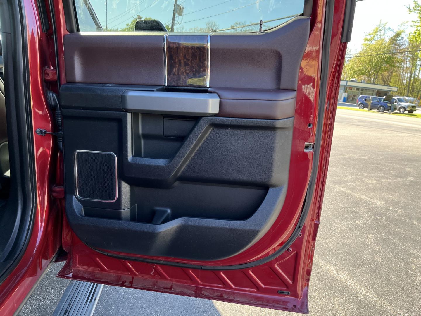 2017 Red /Black Ford F-250 SD Platinum Crew Cab 4WD (1FT7W2B65HE) with an 6.2L V8 OHV 16V engine, Automatic transmission, located at 11115 Chardon Rd. , Chardon, OH, 44024, (440) 214-9705, 41.580246, -81.241943 - 2017 Ford F-250 Super Duty Platinum Crew Cab 4WD – Loaded Luxury Heavy-Duty Truck with Massive Towing Power! This 2017 Ford F-250 Super Duty Platinum Crew Cab 4WD is a top-of-the-line heavy-duty truck that combines western luxury with serious work capability. Powered by the strong 6.2L V8 engine - Photo#33