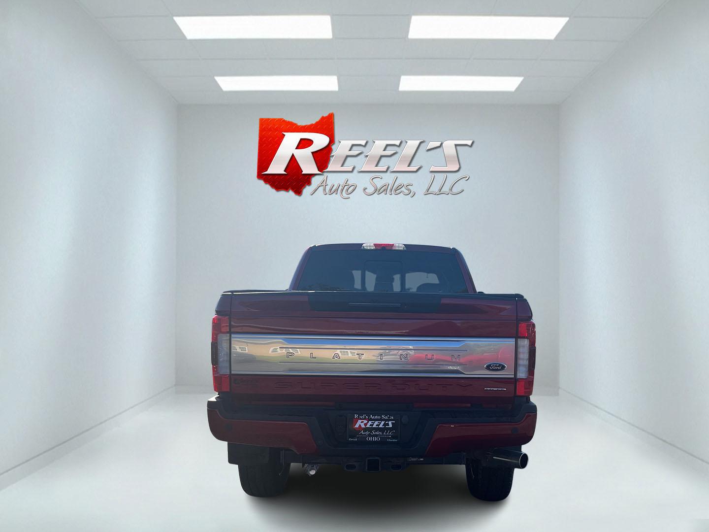 2017 Red /Black Ford F-250 SD Platinum Crew Cab 4WD (1FT7W2B65HE) with an 6.2L V8 OHV 16V engine, Automatic transmission, located at 11115 Chardon Rd. , Chardon, OH, 44024, (440) 214-9705, 41.580246, -81.241943 - 2017 Ford F-250 Super Duty Platinum Crew Cab 4WD – Loaded Luxury Heavy-Duty Truck with Massive Towing Power! This 2017 Ford F-250 Super Duty Platinum Crew Cab 4WD is a top-of-the-line heavy-duty truck that combines western luxury with serious work capability. Powered by the strong 6.2L V8 engine - Photo#8