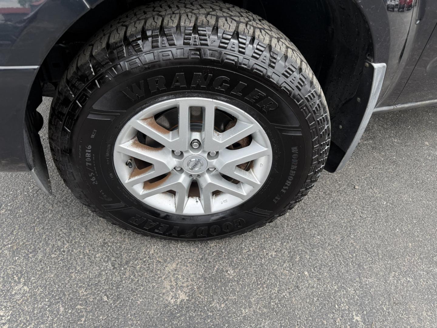 2014 Black /Gray Nissan Frontier SV King Cab 5AT 4WD (1N6AD0CW4EN) with an 4.0L V6 DOHC 24V engine, Automatic transmission, located at 11115 Chardon Rd. , Chardon, OH, 44024, (440) 214-9705, 41.580246, -81.241943 - 2014 Nissan Frontier SV King Cab 4WD – Tough, Reliable Midsize Truck with Fresh Service! This 2014 Nissan Frontier SV King Cab 4WD is a rugged and dependable midsize pickup that’s built to last and ready for work or weekend adventures. Powered by the proven 4.0L V6 engine paired with a durable - Photo#32