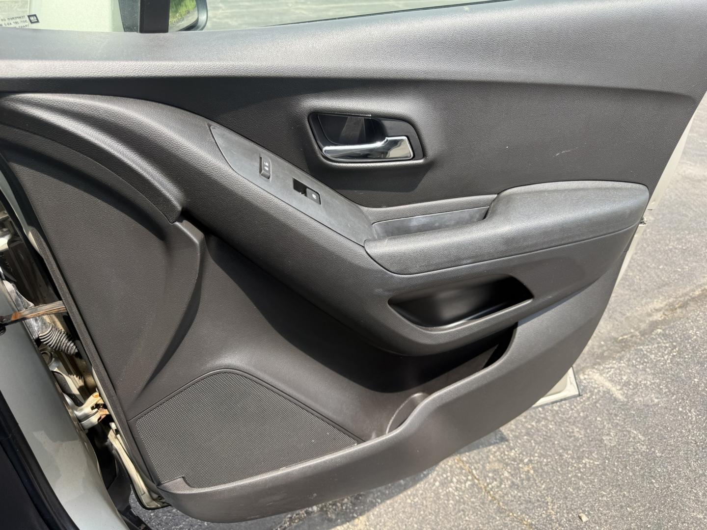 2016 Gold /Black Chevrolet Trax LT AWD (3GNCJPSB0GL) with an 1.4L I4 DOHC 16V TURBO engine, Automatic transmission, located at 547 E. Main St., Orwell, OH, 44076, (440) 437-5893, 41.535435, -80.847855 - 2016 Chevrolet Trax LT AWD – Turbo Efficiency, Fresh Service, and All-Weather Grip! This sharp 2016 Chevrolet Trax LT AWD is a compact, fuel-efficient crossover that’s easy to drive and ready to go. Powered by a peppy 1.4L Turbocharged EcoTec I4 engine paired with a smooth 6-speed automatic tra - Photo#41