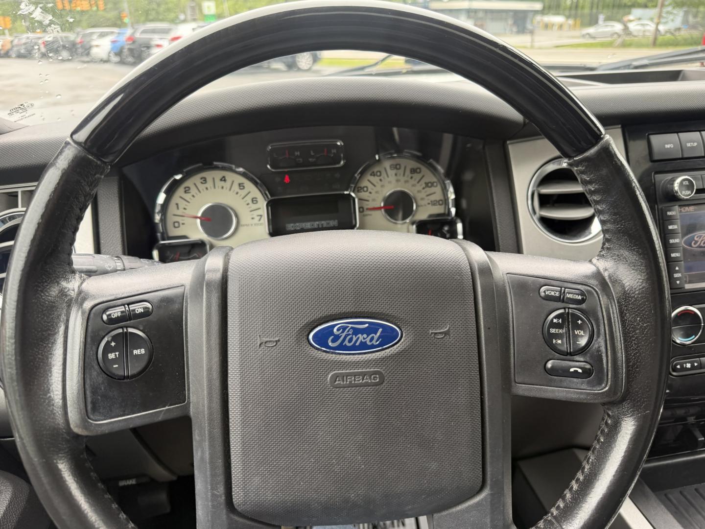 2013 White /Black Ford Expedition Limited 4WD (1FMJU2A55DE) with an 5.4L V8 SOHC 16V FFV engine, Automatic transmission, located at 547 E. Main St., Orwell, OH, 44076, (440) 437-5893, 41.535435, -80.847855 - 2013 Ford Expedition Limited 4WD – Full-Size Luxury SUV with Massive Towing Power and Premium Features! This 2013 Ford Expedition Limited 4WD is a loaded, commanding full-size SUV that offers serious capability and upscale comfort for the whole family. Powered by the strong 5.4L Triton V8 engine- Photo#16